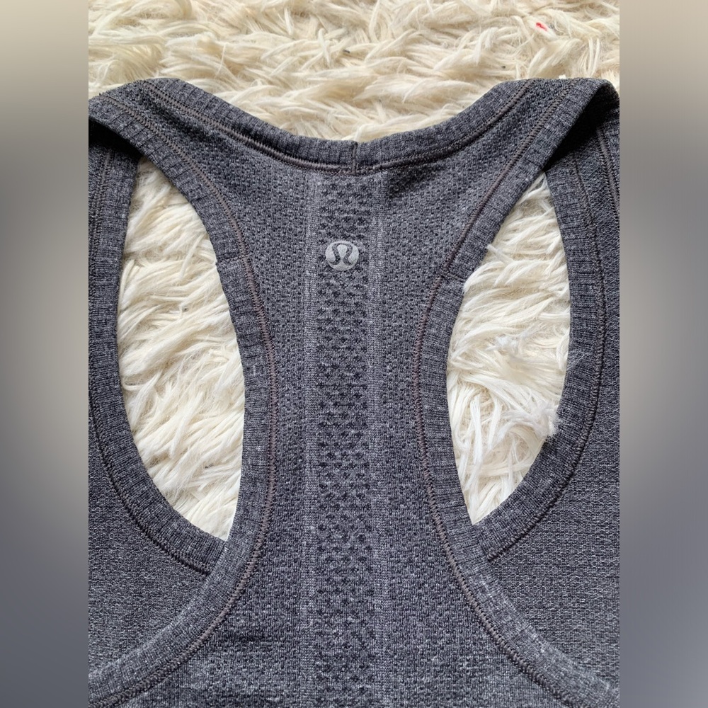 Lululemon Swiftly Tech Racerback Size 8 - Picture 6 of 9
